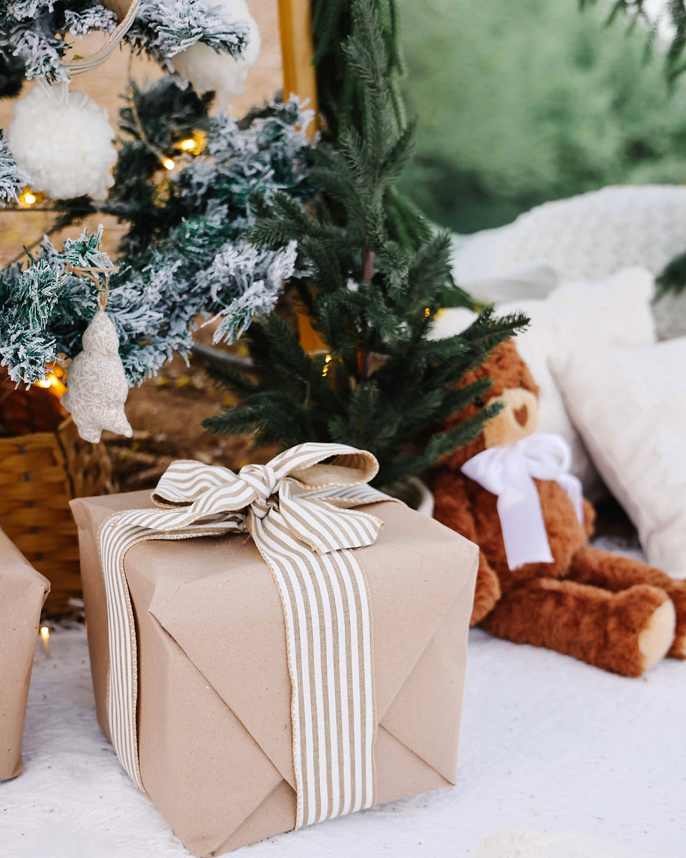 Exclusive festive picnic in Dubai with hand-crafted details, plush cushions, and intimate atmosphere