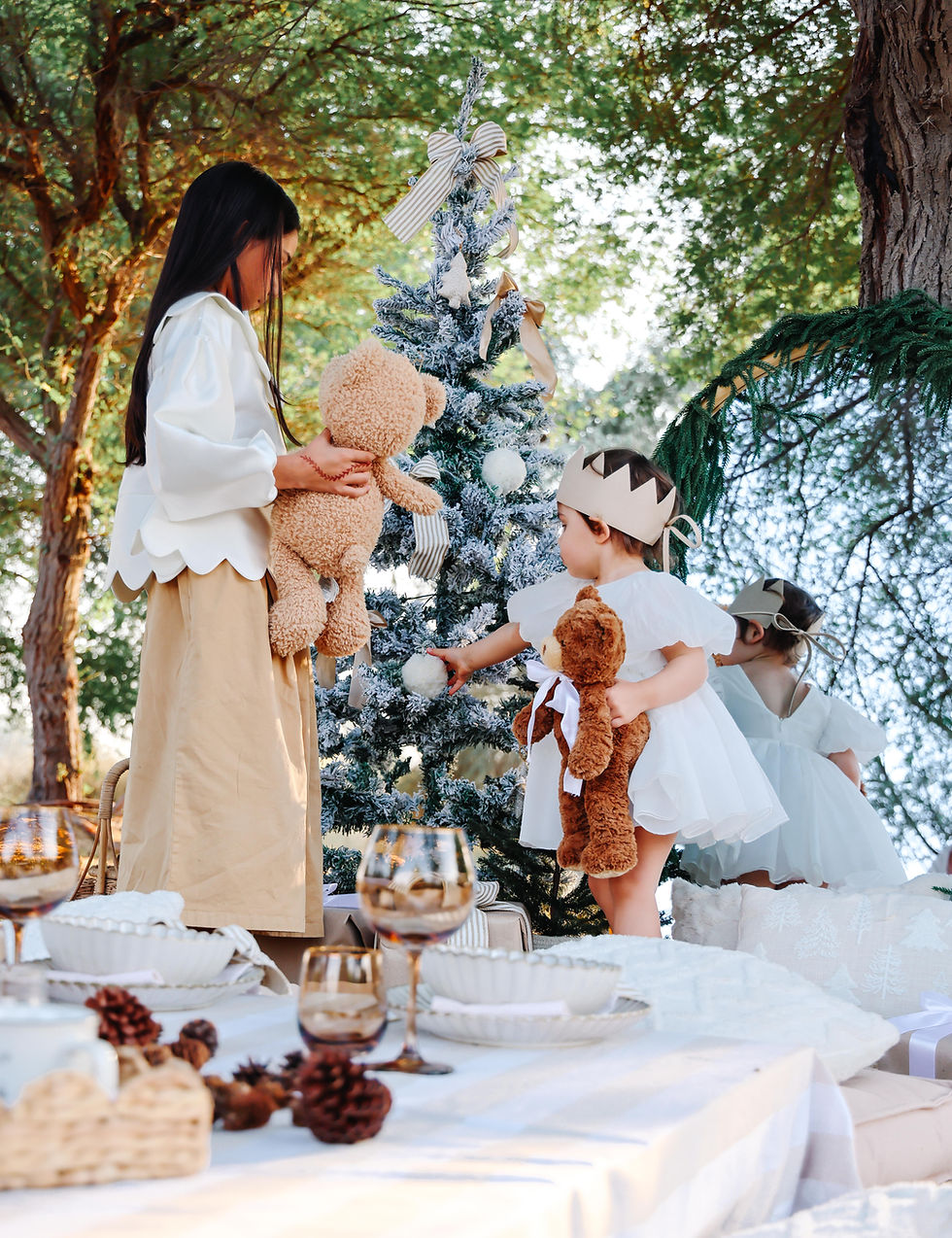 Luxury picnic setup in Dubai with plush cushions, low table, and candlelight