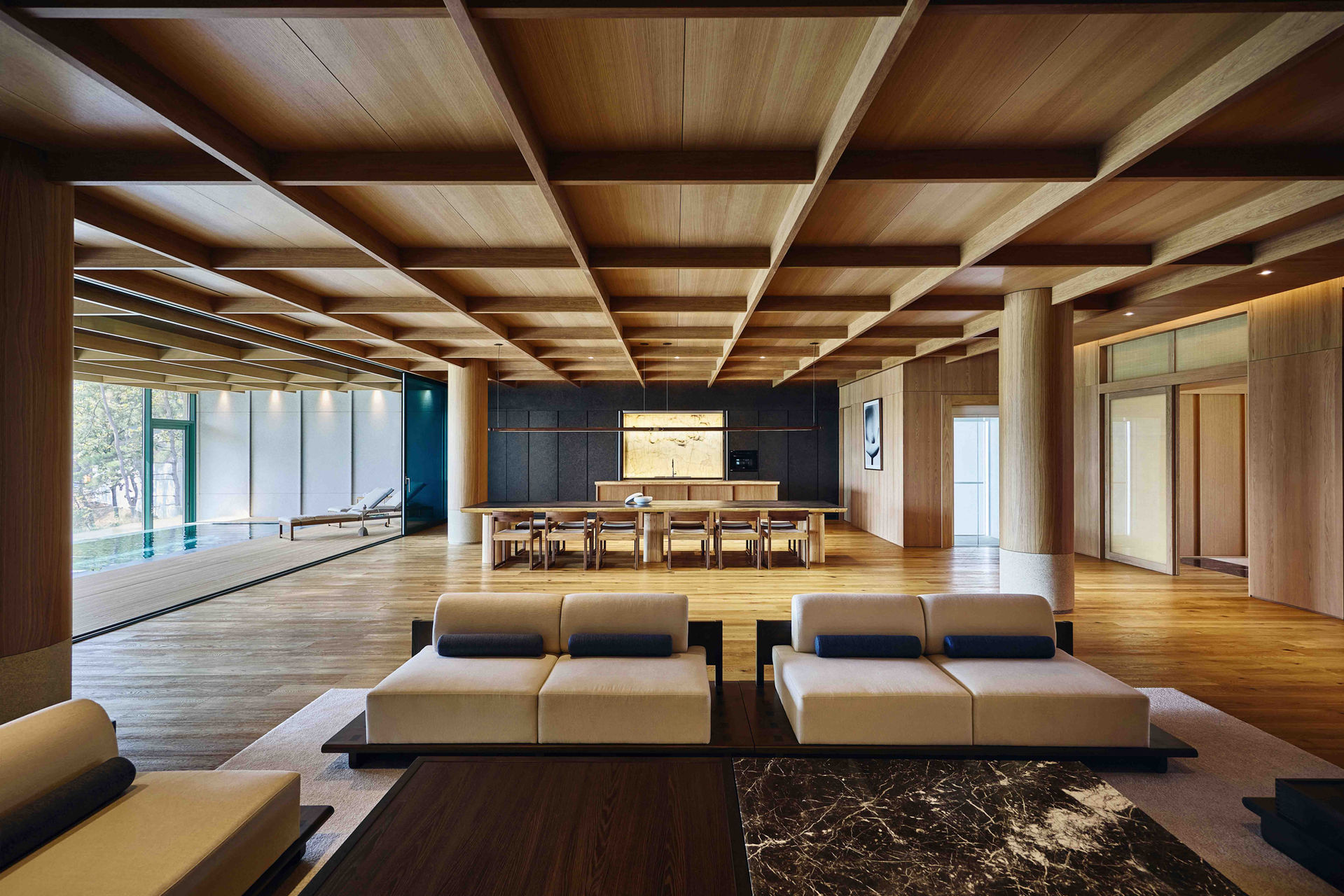 The Hanok Heritage House  Listen Communication
더한옥헤리티지하우스
Prix Versailles Hotels
Korea interior design