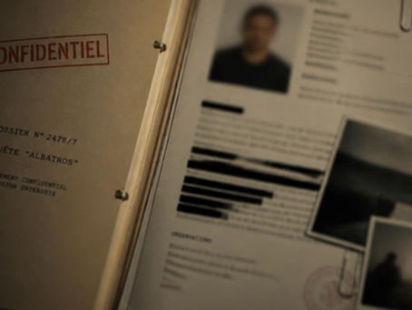 Open confidential file on the "Albatros" investigation, with an ID sheet showing redacted passages and blurred photos.