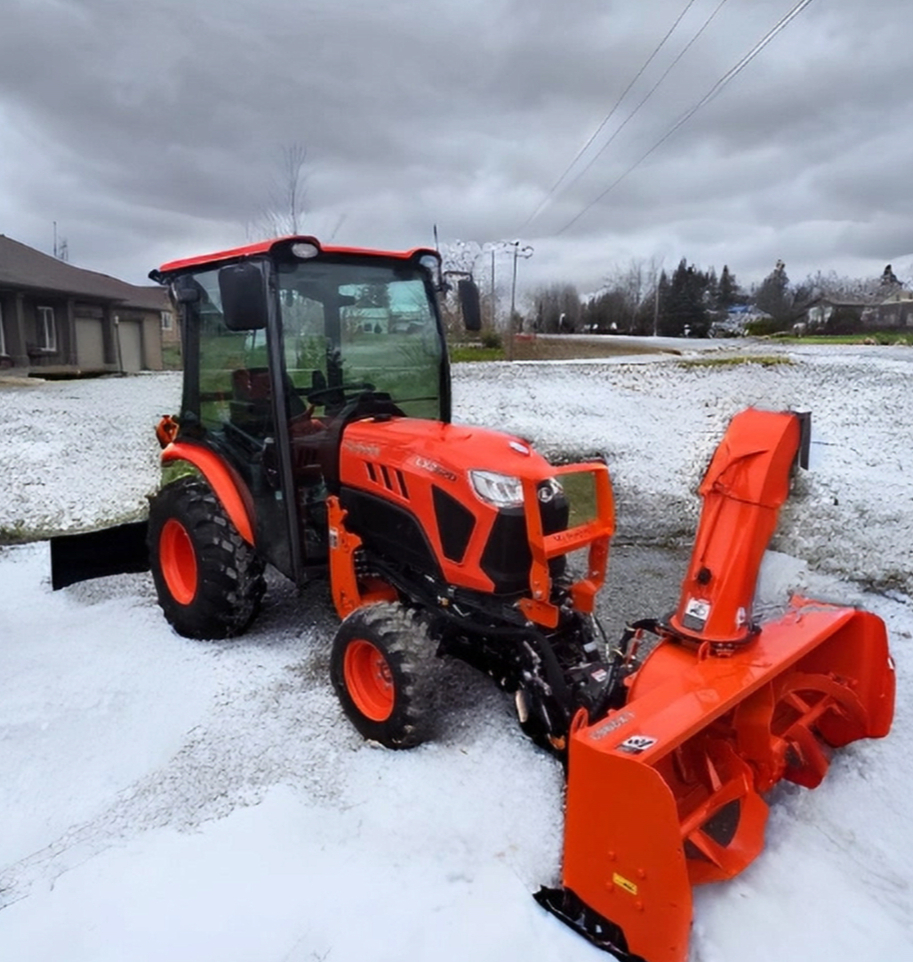 Kubota LX2620 Compact Tractor & Loader for rent