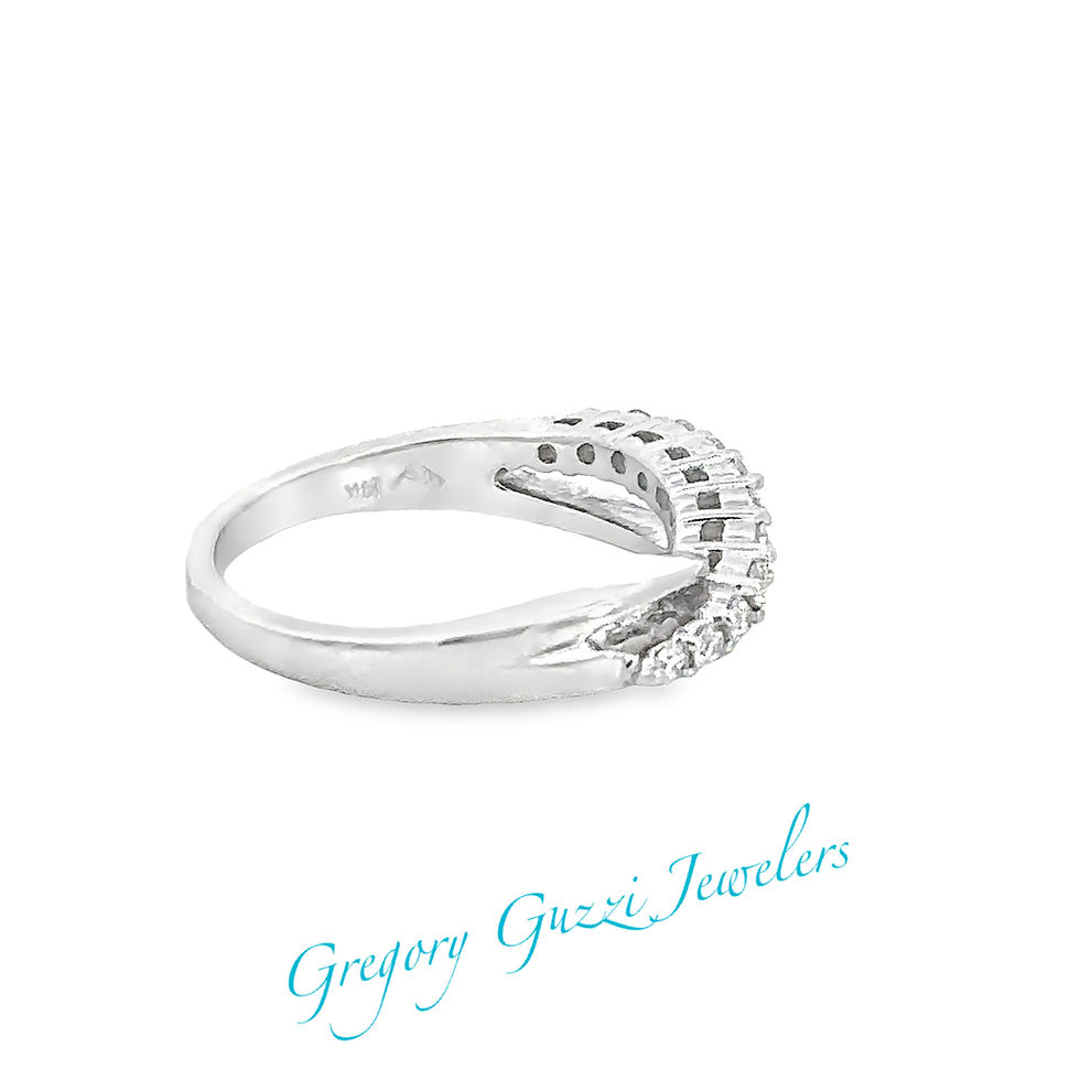 Miniatura: 14KT. White Gold Diamond Ring (Size 6.75)