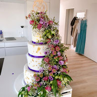 floral cascade, wedding cake