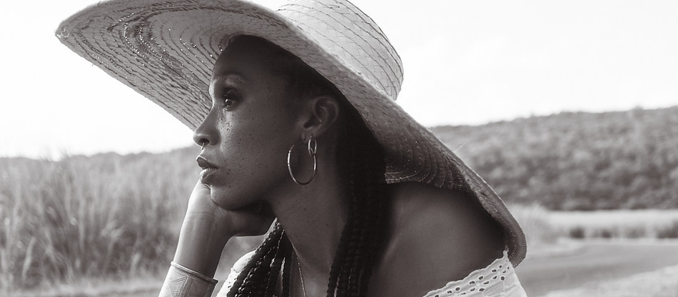 Celia Wa_plan rapproche_portrait_nb_edited_edited.jpg