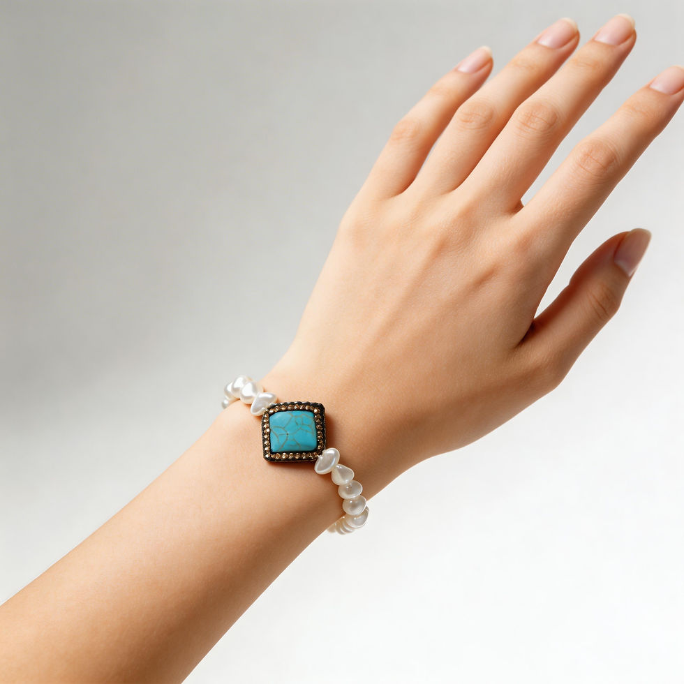 Thumbnail: Χειροποίητο βραχιόλι με πέρλες και στοιχείο με χαολιτη και στρας.