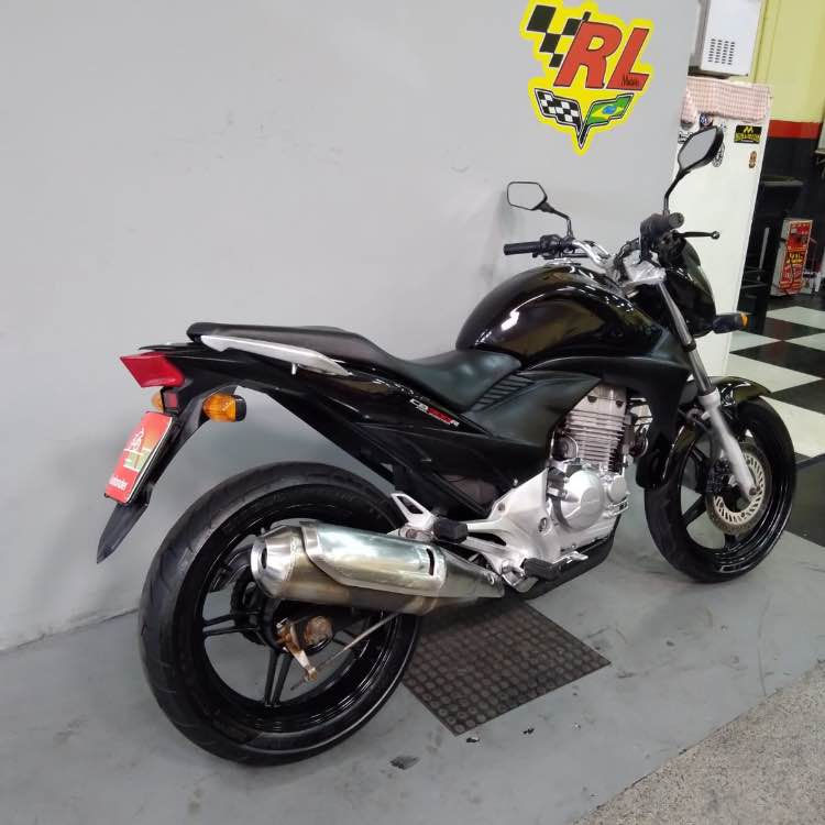 Miniatura: HONDA CB 300 - 2010