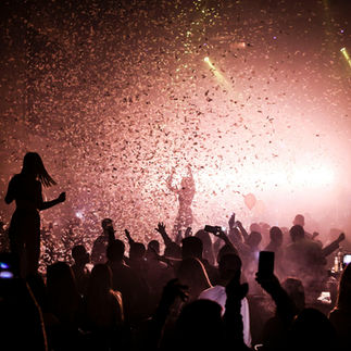 Looking for things to do in Miami this weekend? From wild Miami nightlife and beachside festivals to epic parties, cultural events, and unforgettable tours, this guide covers the best Miami events Friday through Sunday—sleep optional.