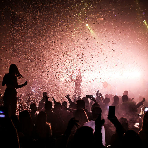 Looking for things to do in Miami this weekend? From wild Miami nightlife and beachside festivals to epic parties, cultural events, and unforgettable tours, this guide covers the best Miami events Friday through Sunday—sleep optional.