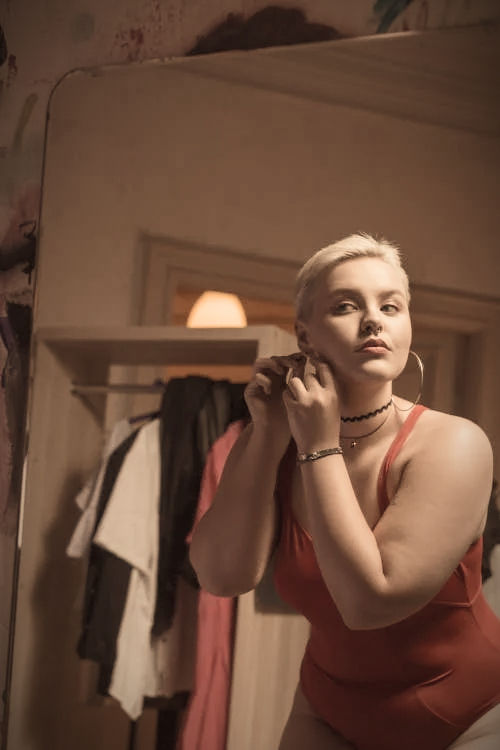 Millennial Pink & Thunderstorm Chic: How to Slay Miami’s Humid Weekend Like a Fashion Icon