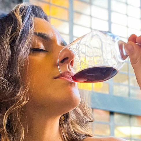 Discover Exceptional Wines Monthly with Wine of the Month Club – Delivered Right to Your Doorstep!