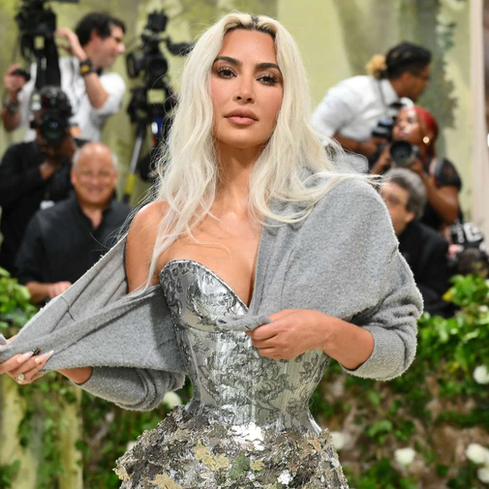 Pop Culture Roundup: Celebrity Splits, Royal Portraits, and Reality TV Updates