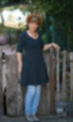 Bella mit Arm petrol