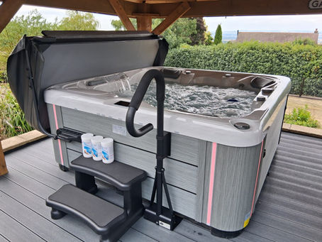Sunbeach 951-DL Hot Tub Delivery & Installation in Ludlow