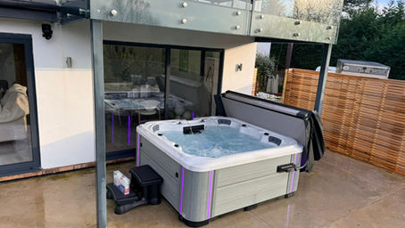 Sunbeach 951-L Hot Tub Delivery in Wolverley