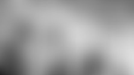 Schwarz-Weiß-Frauenportrait auf großformatiger Bildtafel, Ausstellung Guten Tag du Schöne in Waldbronn