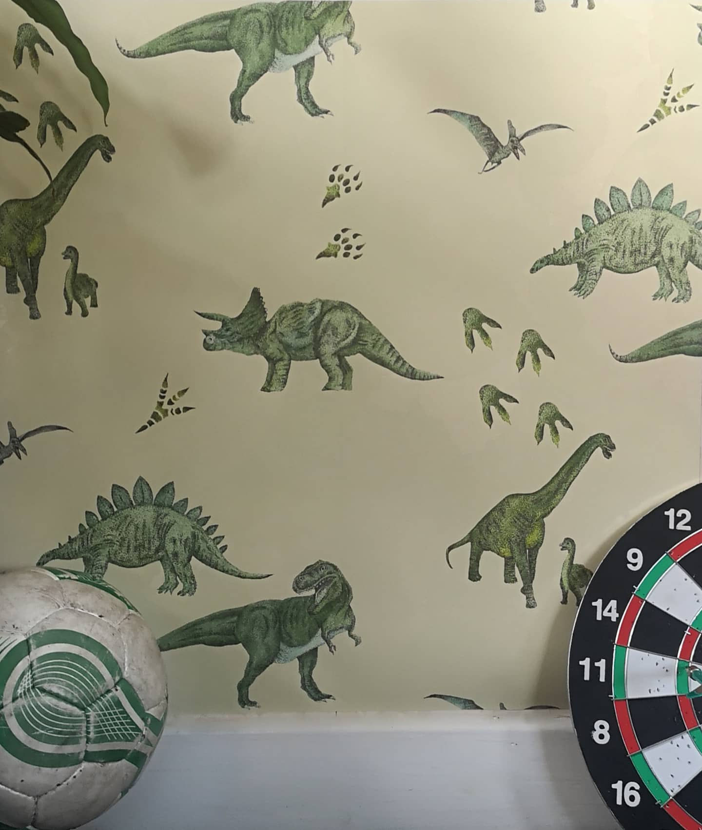 Dinosaurs Wallpaper - Sand