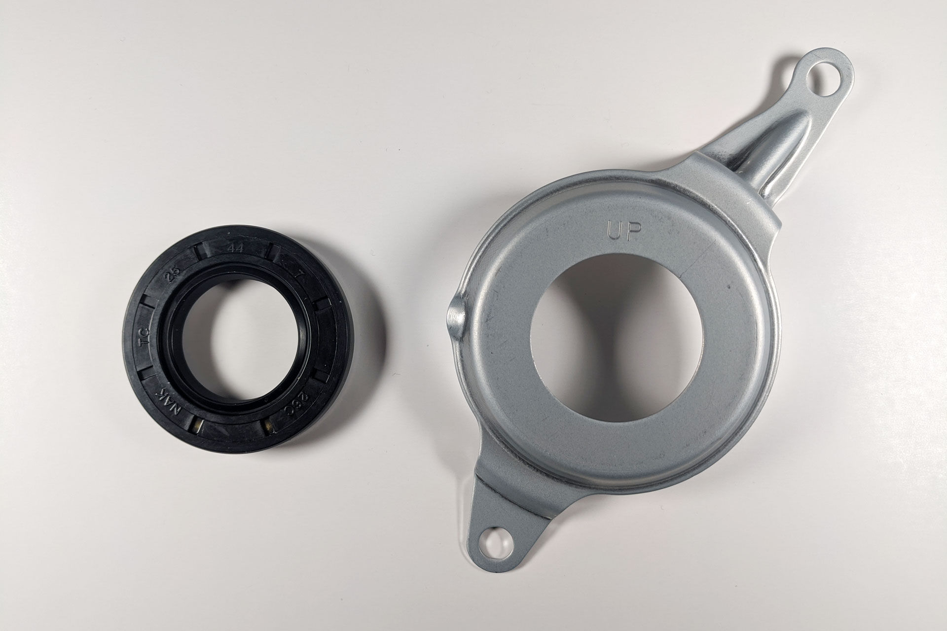 SGP Countershaft Seal + Retainer Kit - DR650