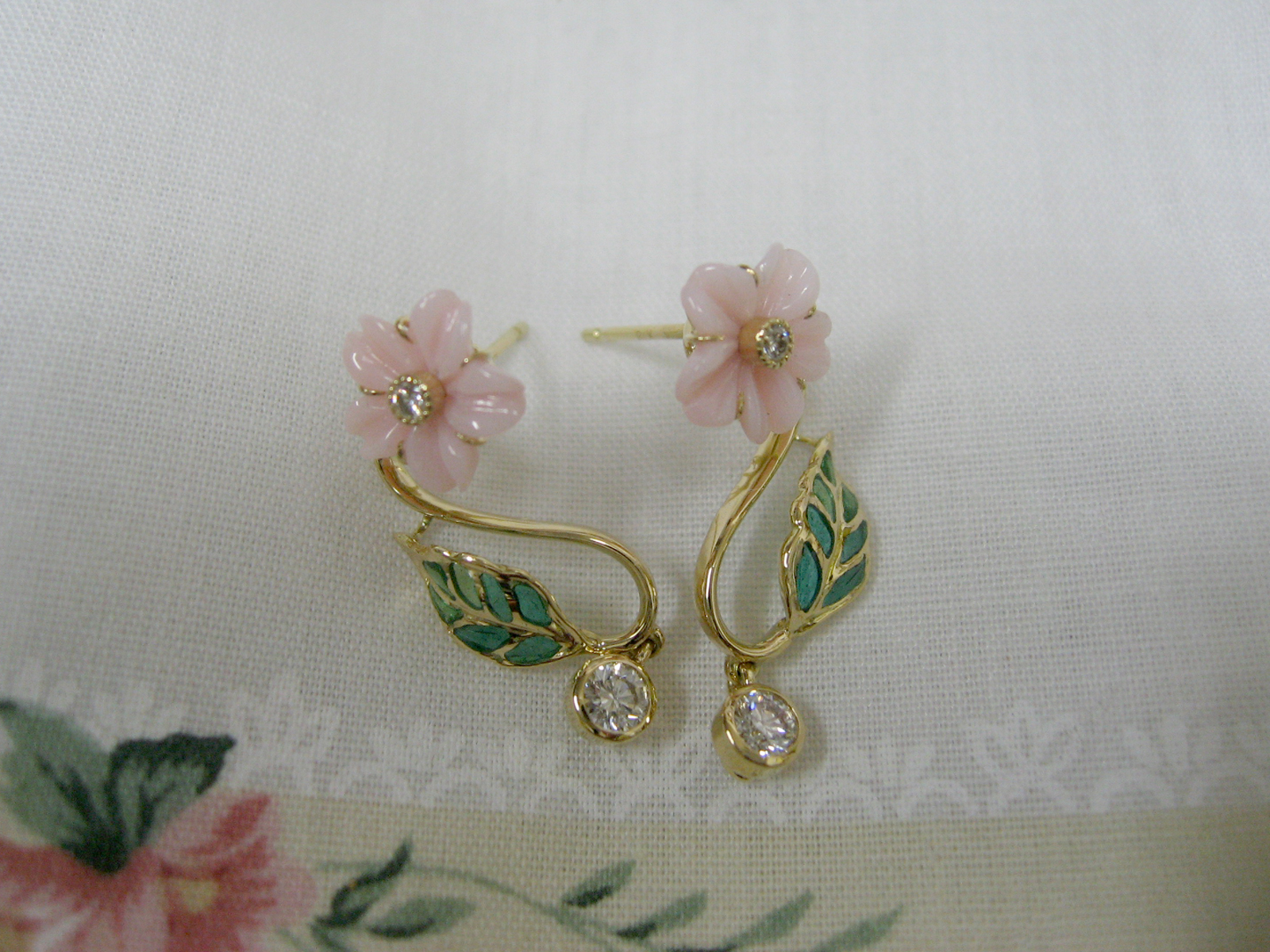 ピアス エナメルジュエリー