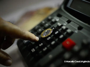 Inflação oficial recua para 3,81%, com variação de 0,7% em fevereiro