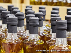 Anvisa proíbe venda de azeite e suspende doce de leite e sal grosso