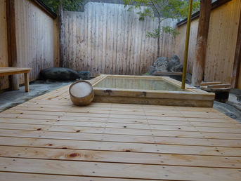 檜風呂の張り替えが完成しました