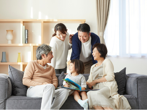 Trò chuyện về chăm sóc: Nói với trẻ về bệnh tình của người thân