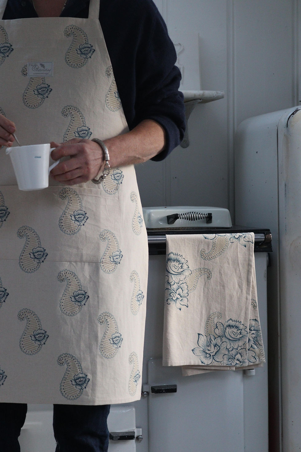 Thumbnail: Roses and Paisley   Teatowel