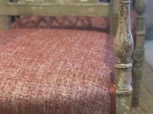 Couverture d'un fauteuil par l'Atelier 28.
