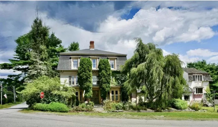 The Jackovich family home, art gallery and shop in Round Pond, Maine