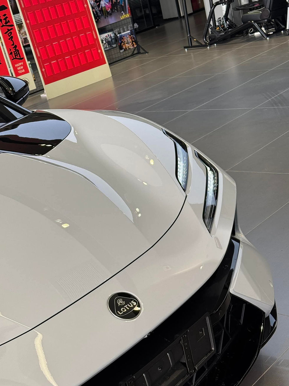 الصورة المصغرة: Lotus Emeya - The Fully Electric Hyper-GT