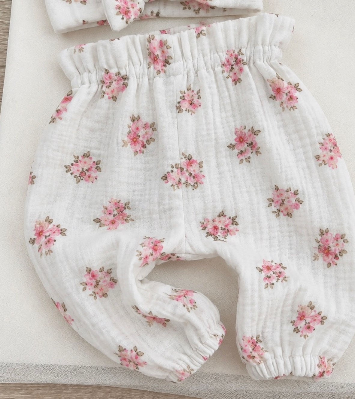 Pantalon saroual gaze de coton bouquet de fleurs 