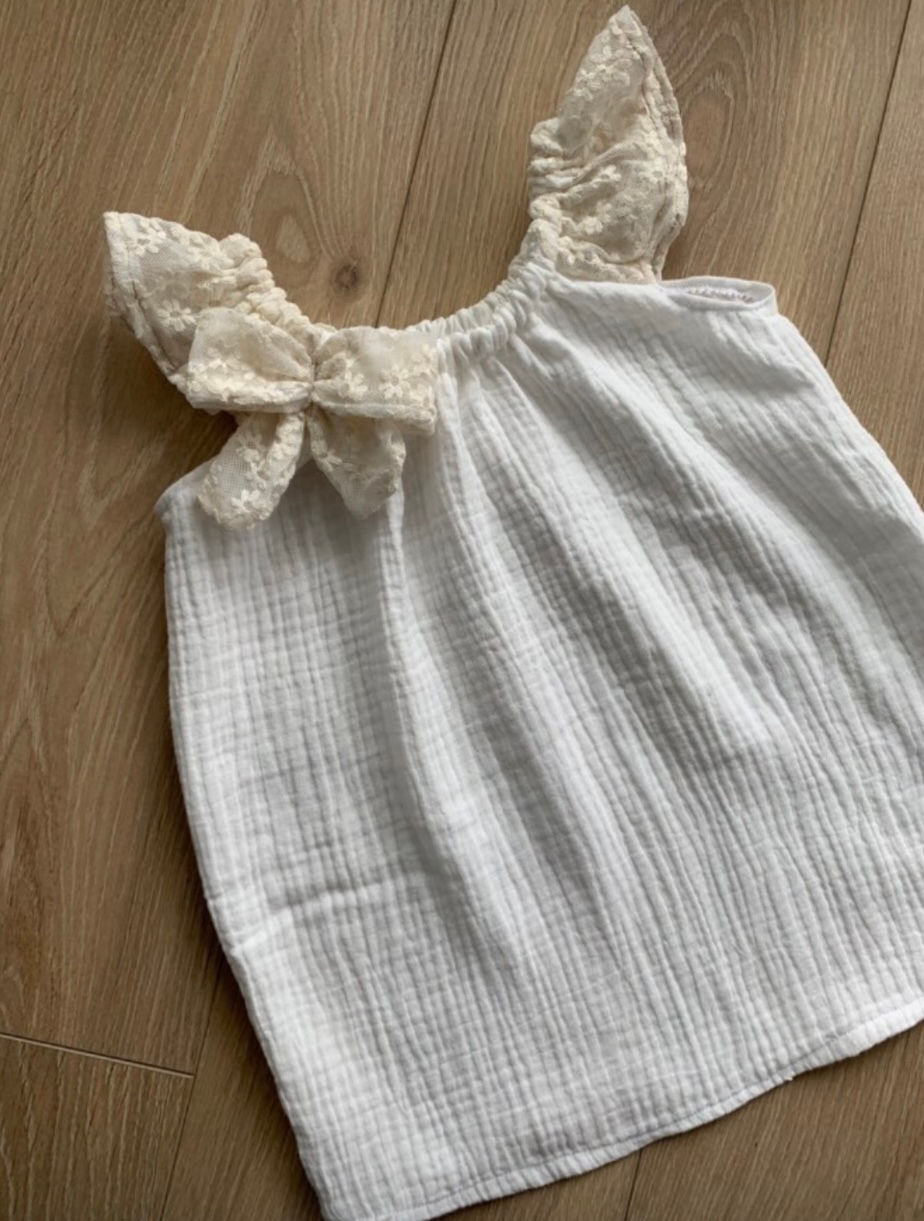 Robe manches volantes 