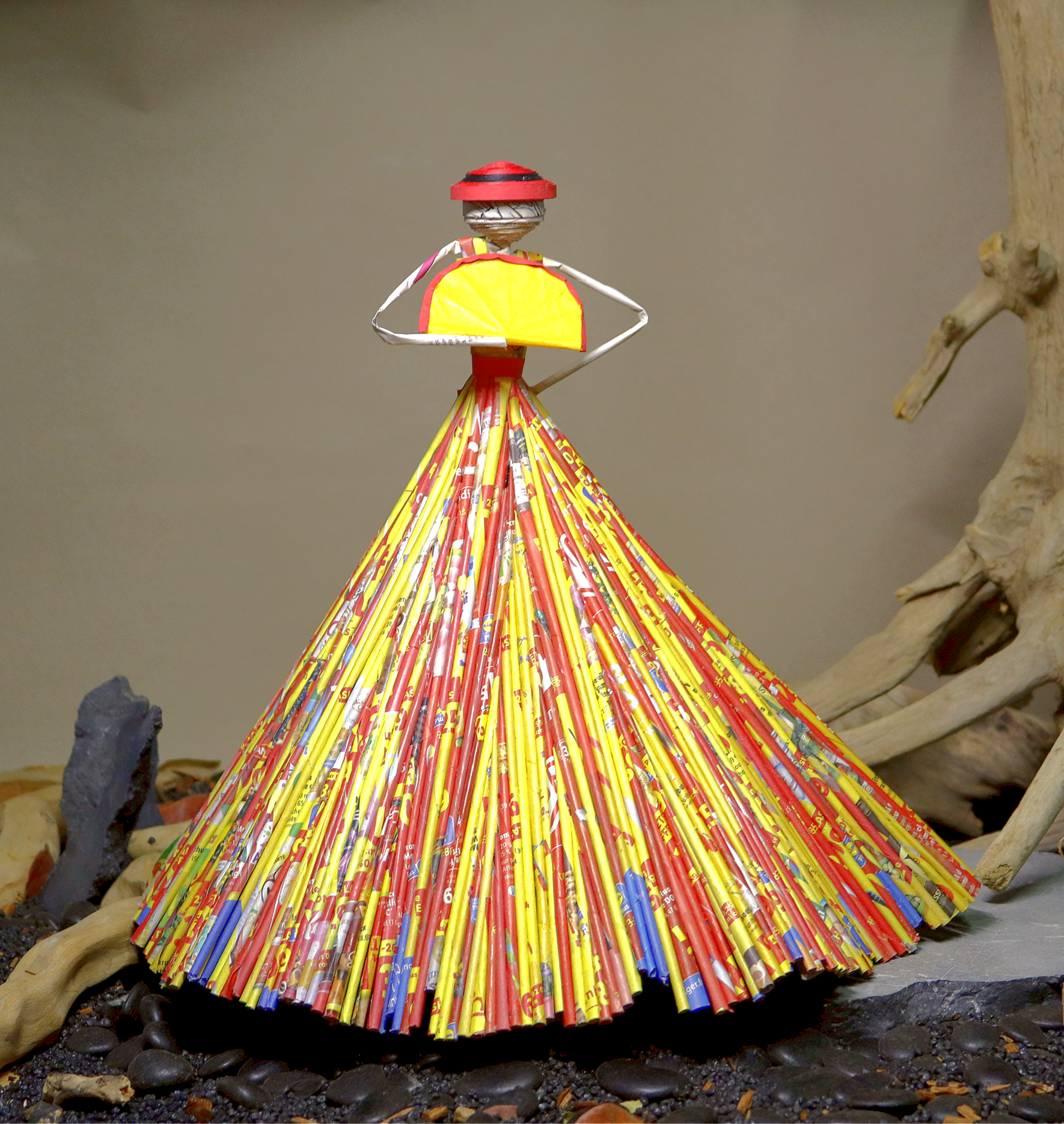 Statuette en Papier Up-cyclé