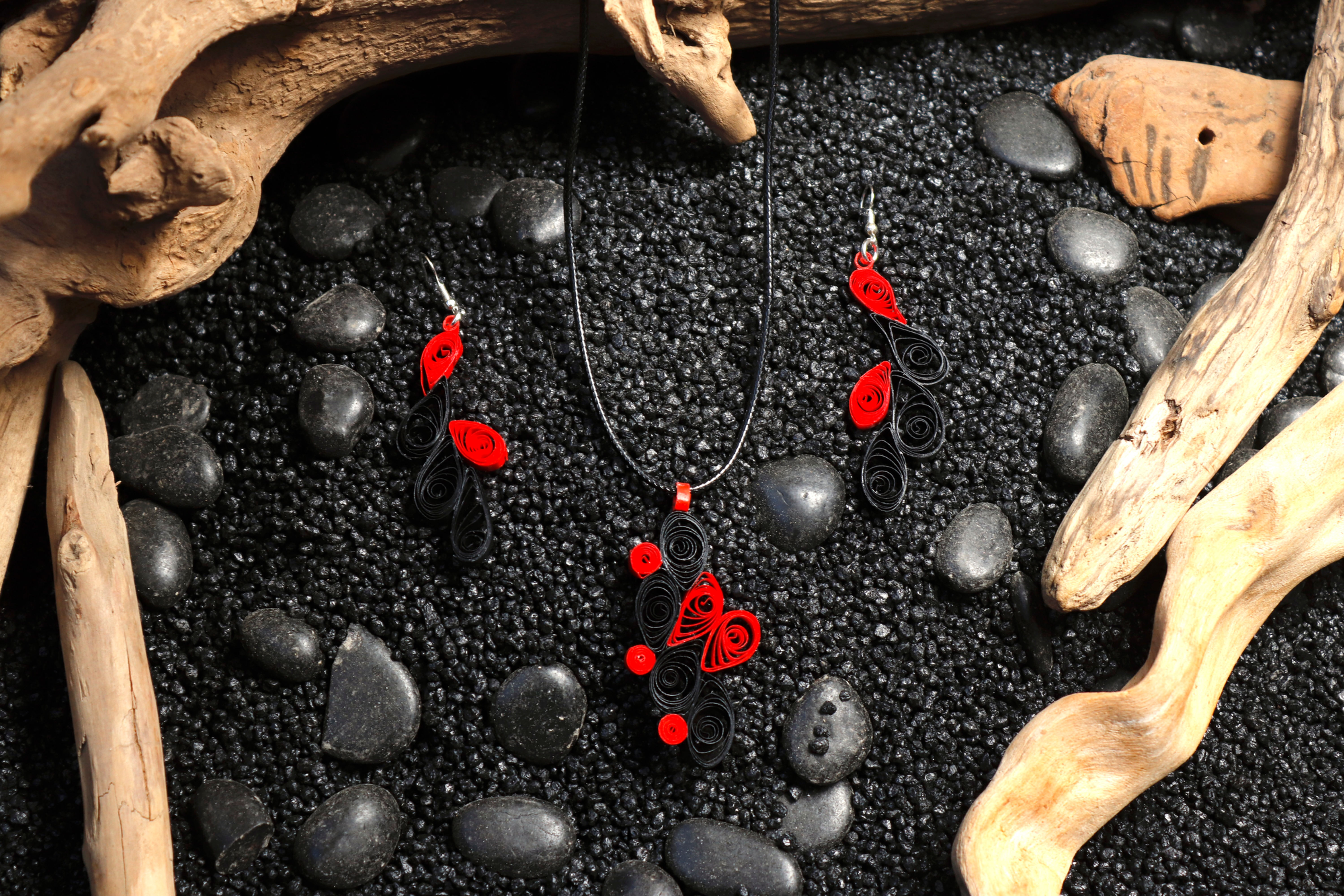 Parure bijoux en papier upcyclé