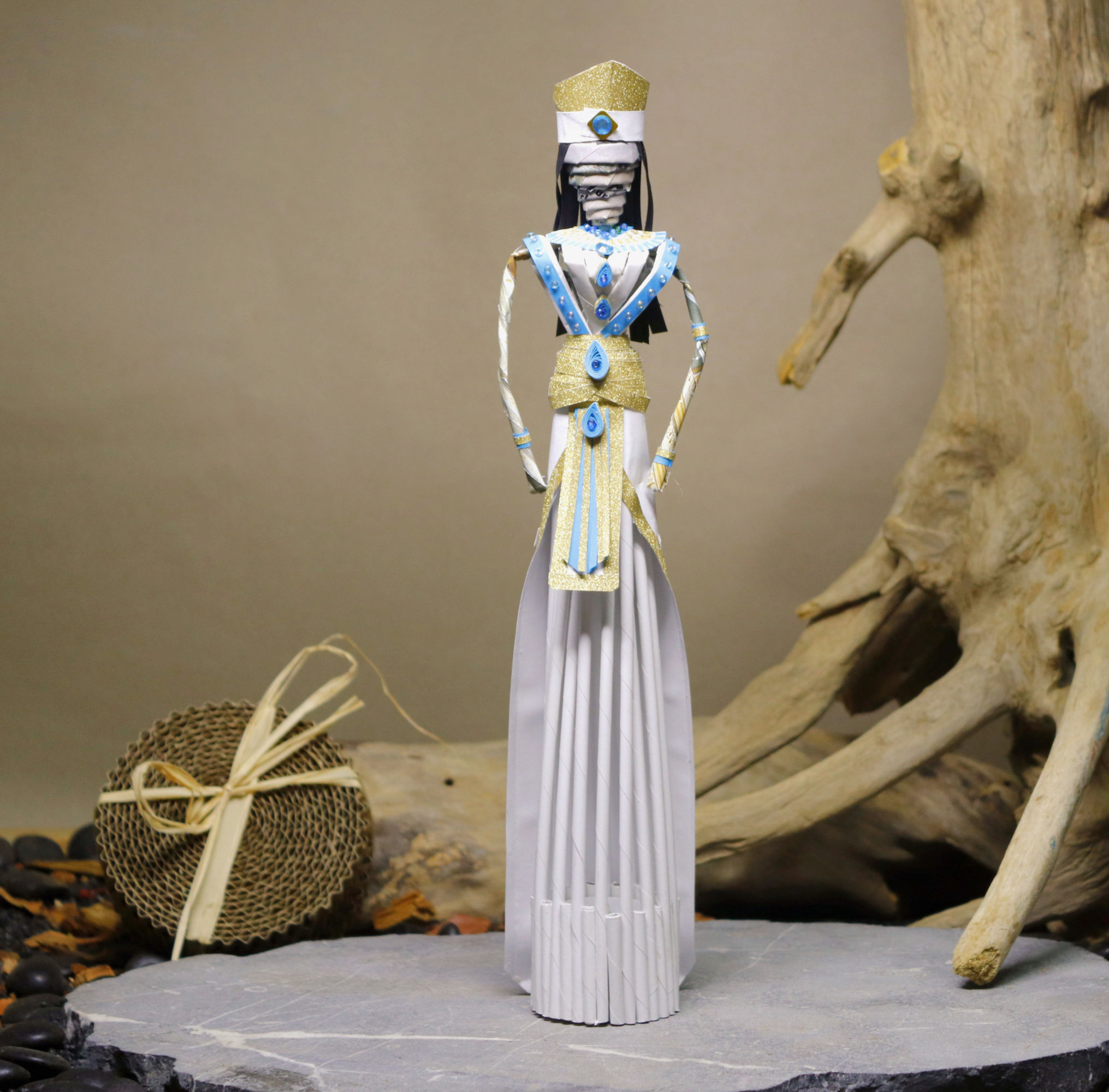 Statuette en Papier Up-cyclé