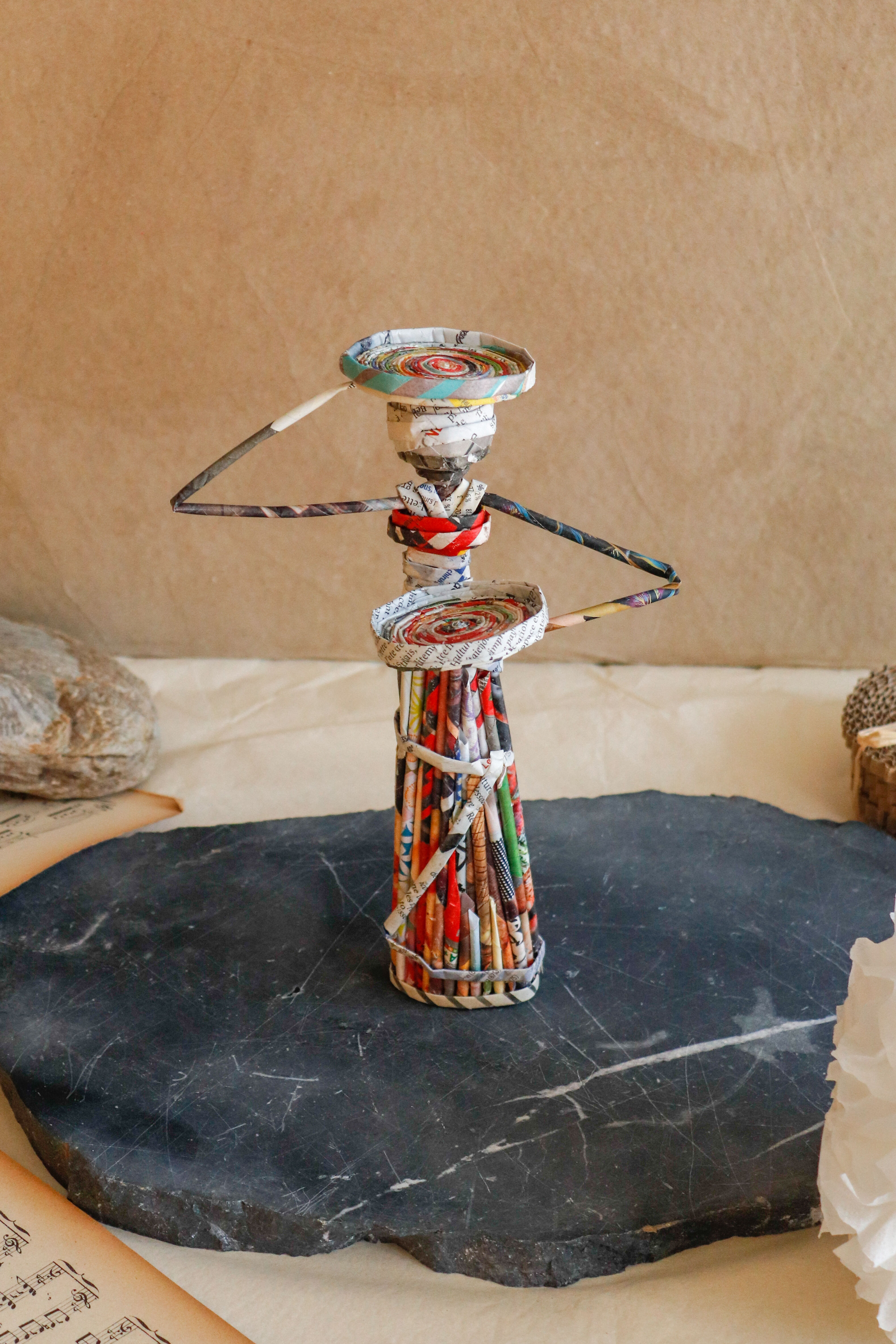 Statuette en Papier Up-cyclé