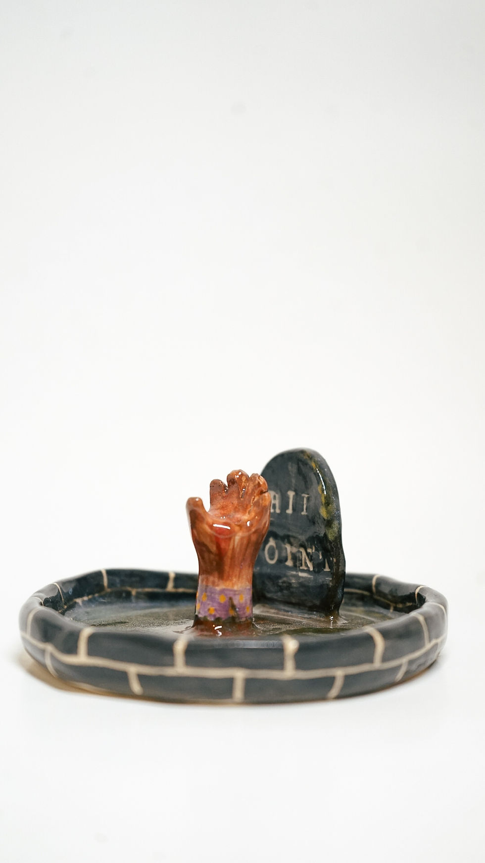 Thumbnail: Ashtray Graveyard Sorted 