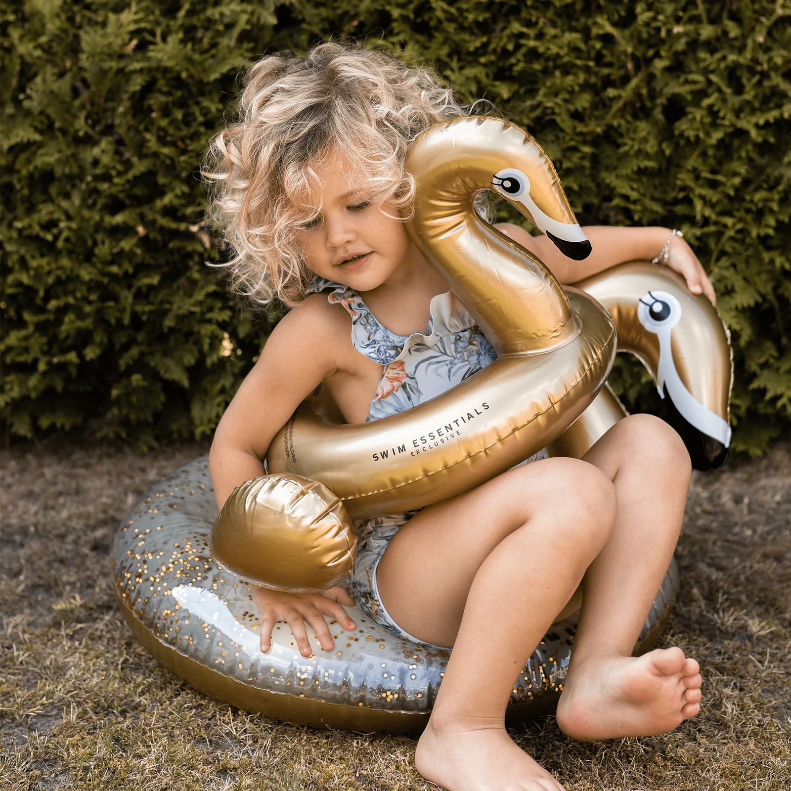 Little Livn Swim Essentials Swim Ring Golden Glitter Swan