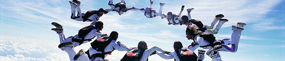Group of parashooters