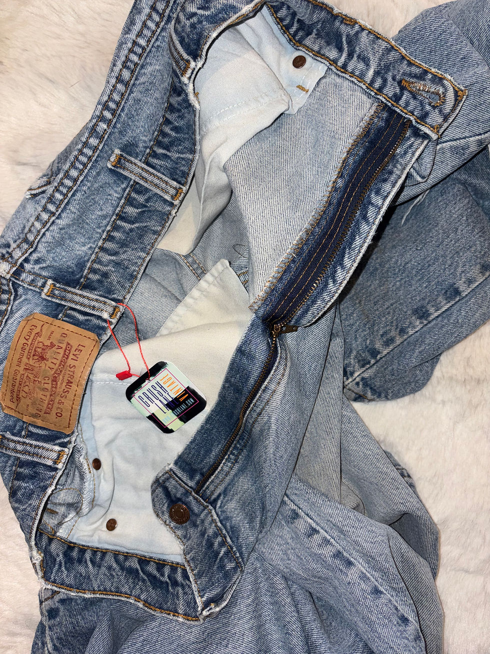 Thumbnail: Vintage Levi's 550 Relaxed Distressed 36