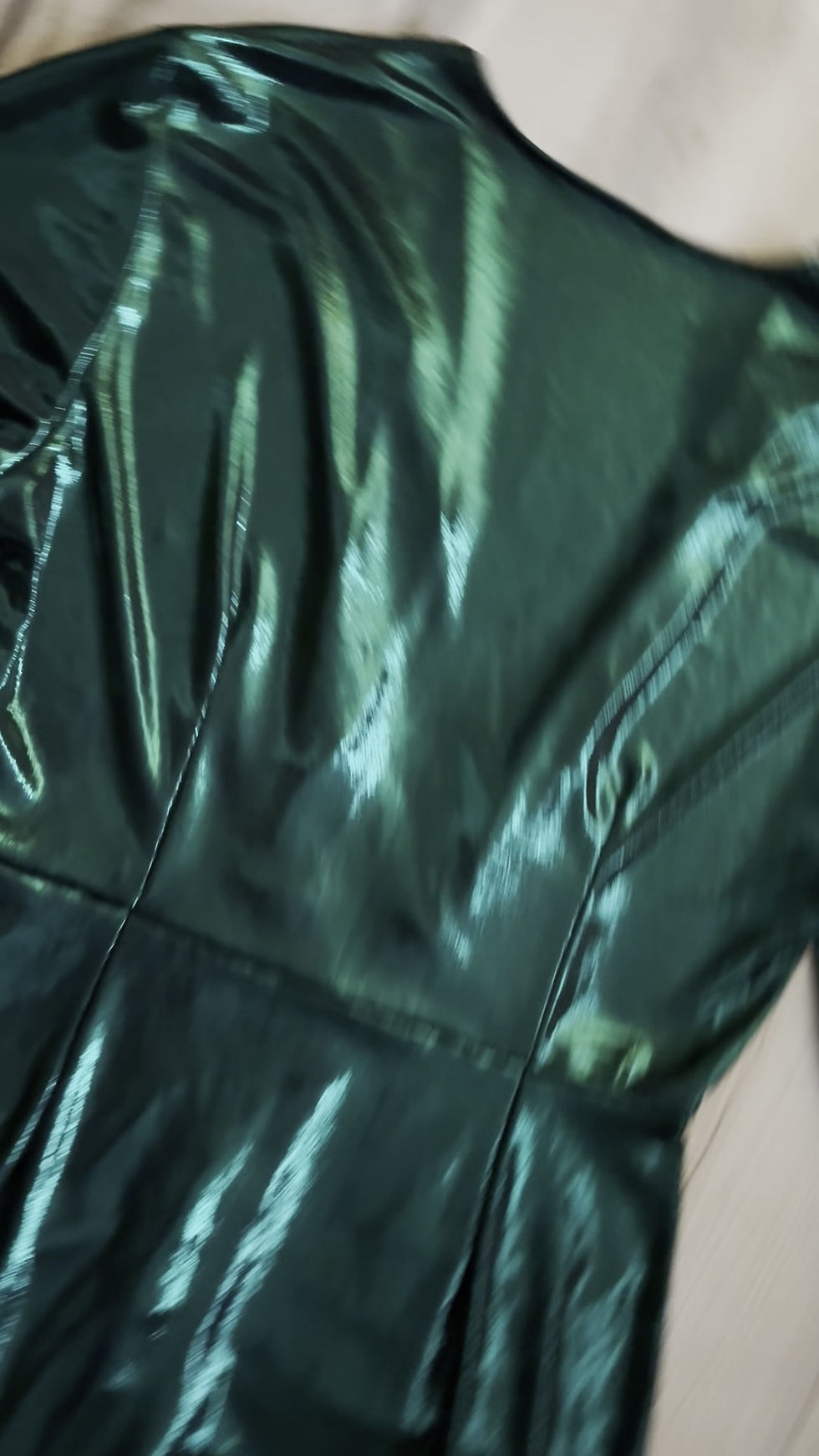 Thumbnail: Vintage Slinky Metallic Emerald Green Party Dress M