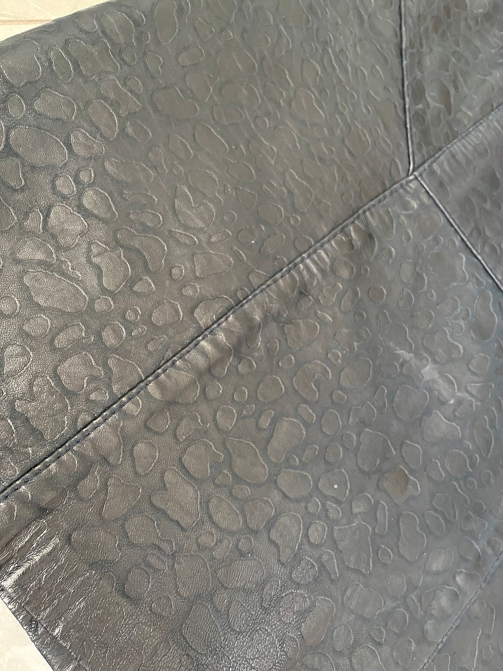 Thumbnail: Vintage Cheetah Patterned Navy Bagatelle Leather Skirt