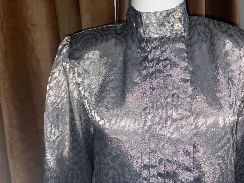 Thumbnail: Vintage Realite Shiny Silver Blouse with Abstract Roses