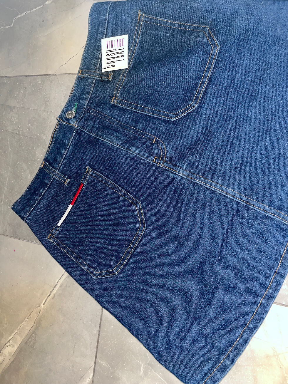 Miniature : Mini-jupe en jean Tommy Hilfiger vintage des années 2000 29