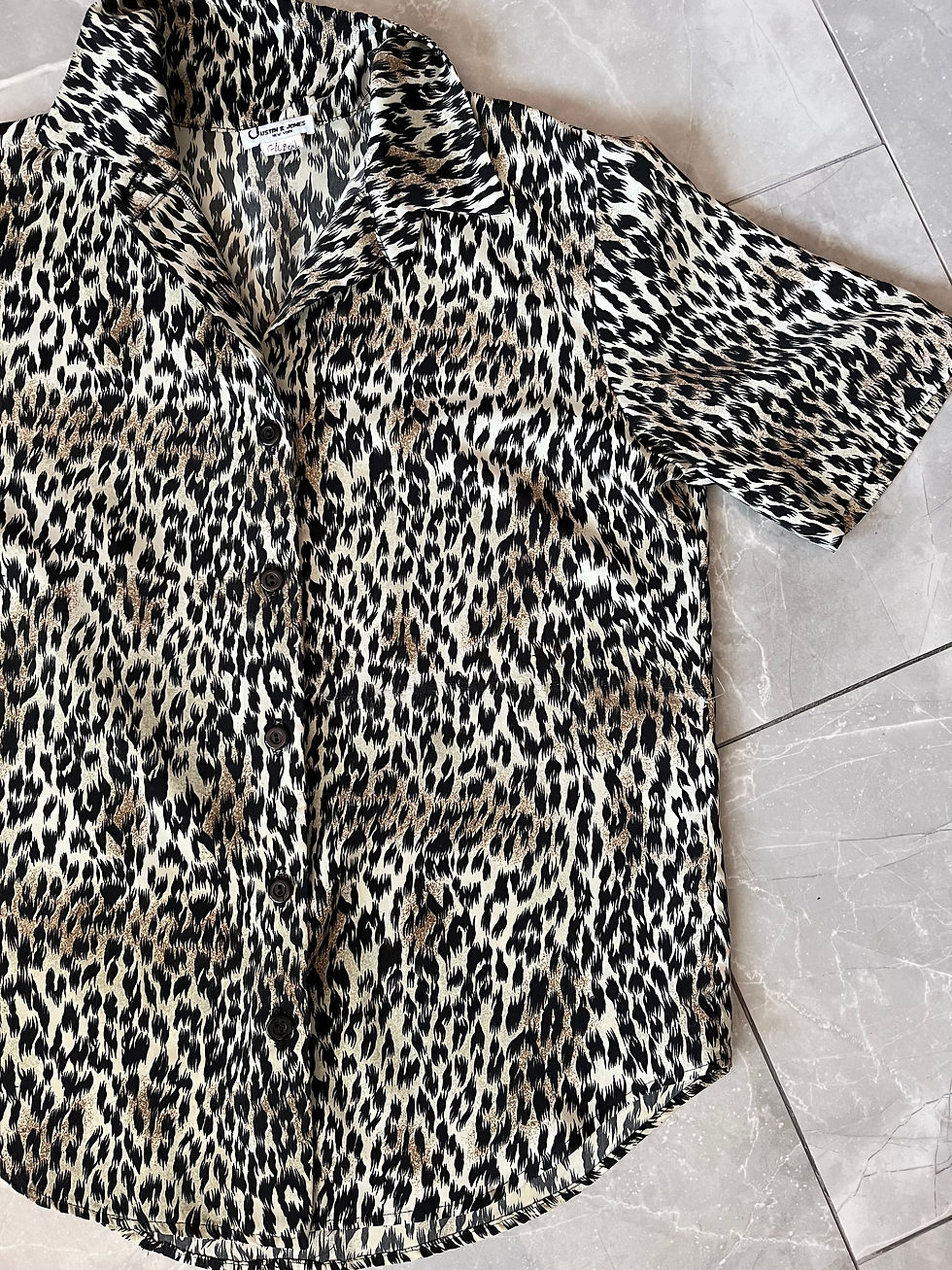 Thumbnail: Vintage Leopard Print Justin B Jones Button Up Blouse