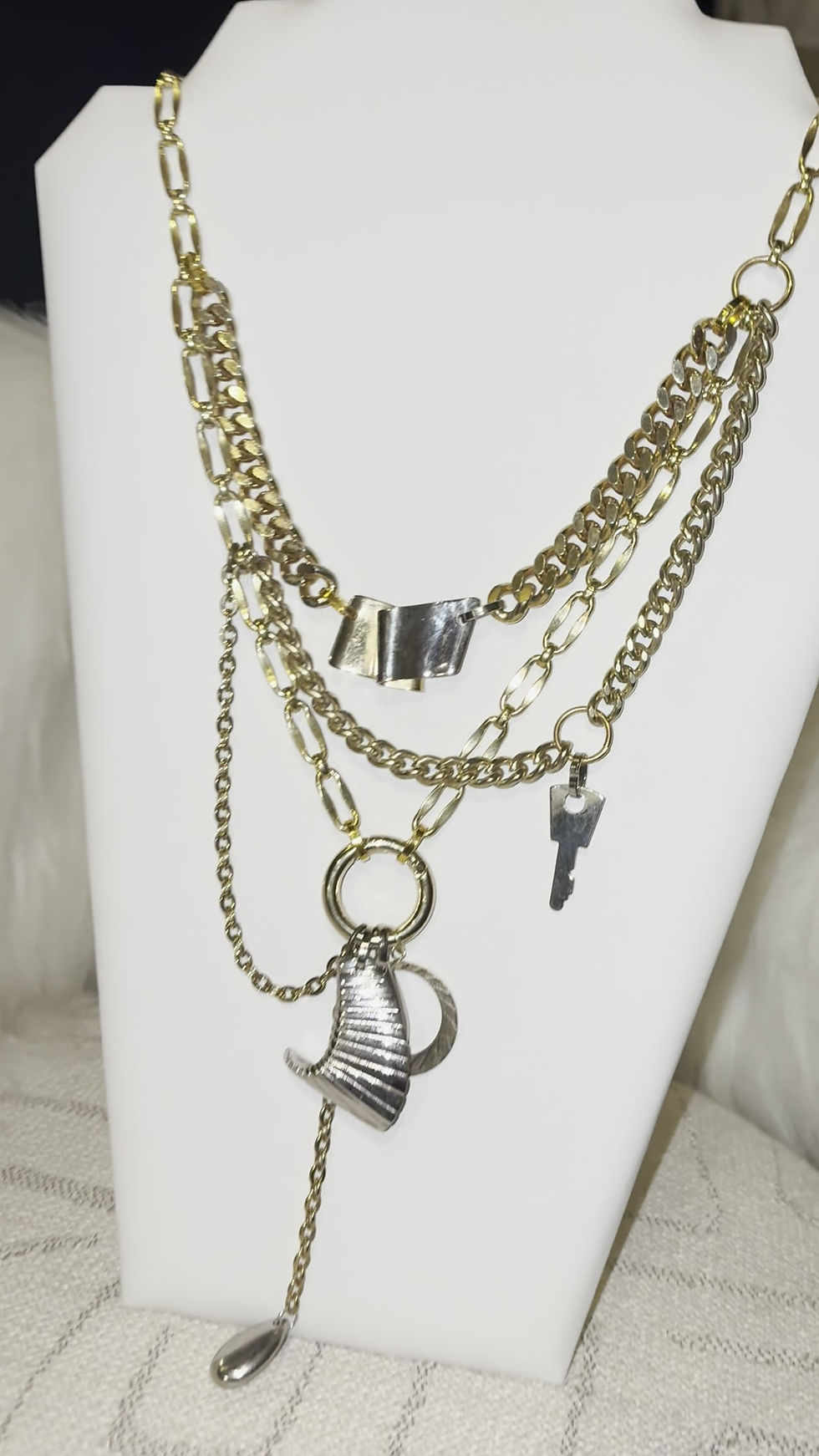 Miniature : Asymmetrical Geometric Neckpiece