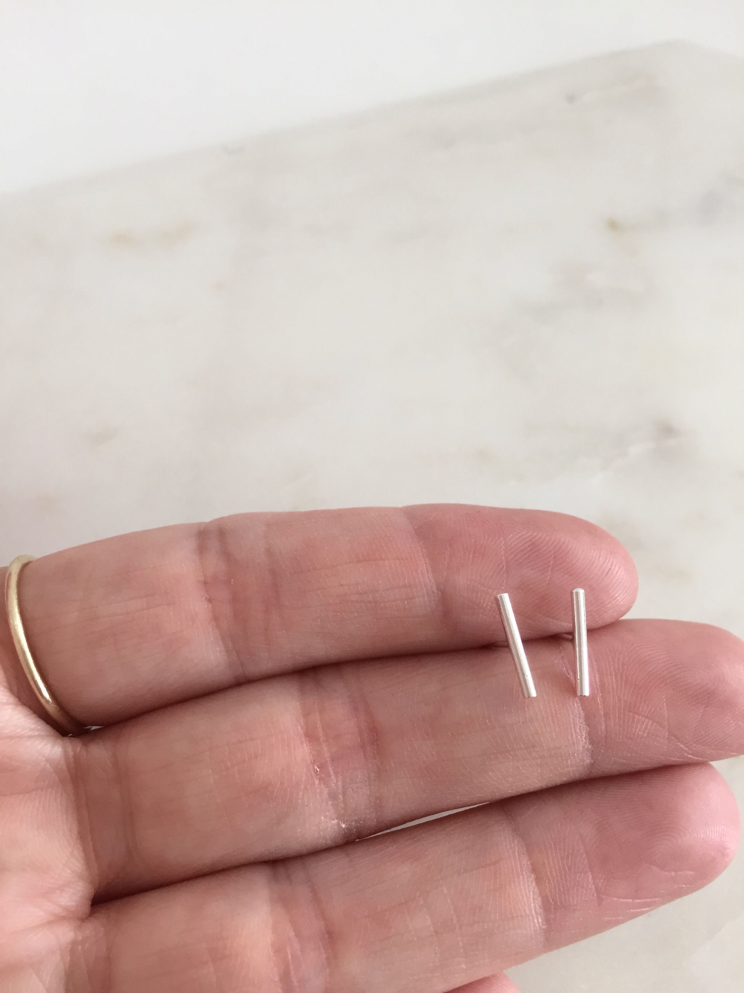 Silver Classic Round Wire T-Bar Studs