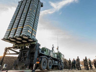 一場硬體到位的空防荒衛劇