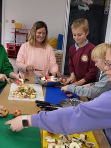 Embracing Autumn's Bounty: The Joy and Benefits of Cooking with Seasonal Fruits