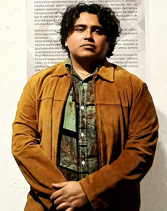 FOTOGRAFIA DEL ARTISTA.jpeg
